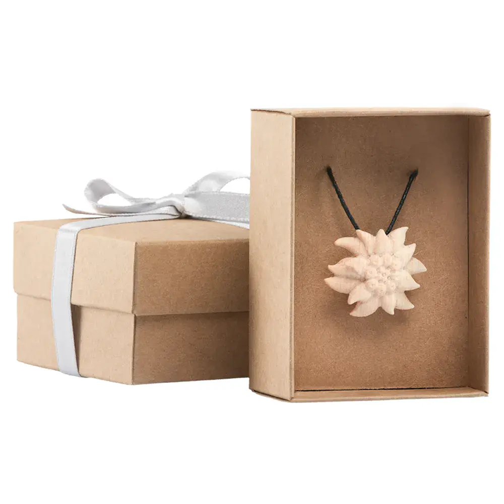 Edelweiss necklace with box