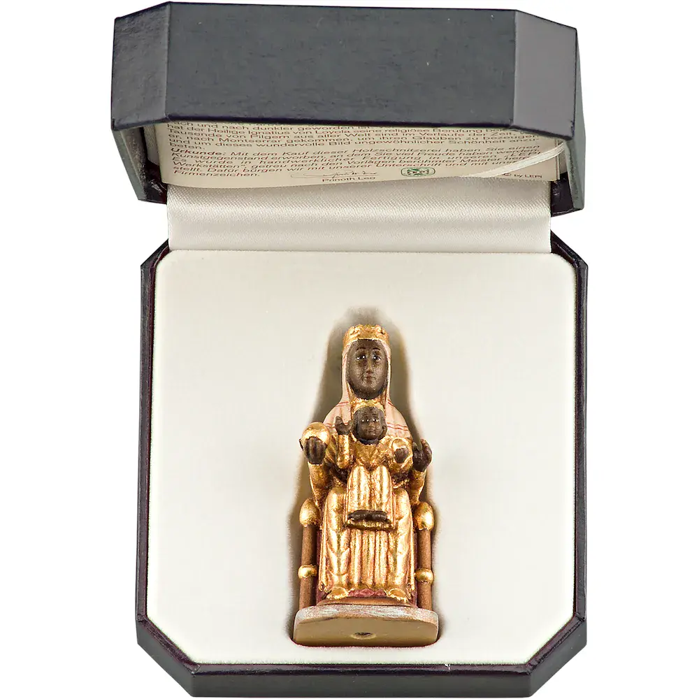 Virgen de Montserrat con el estuche
