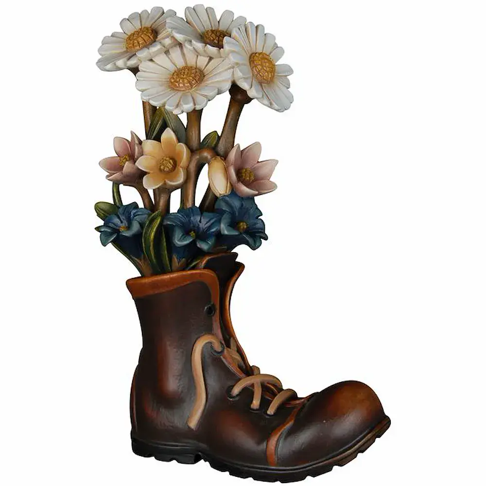 Mazzo di fiori con scarpone
