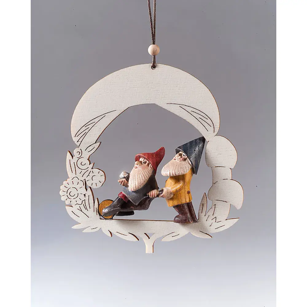 Enanitos con carretillas y ornamento