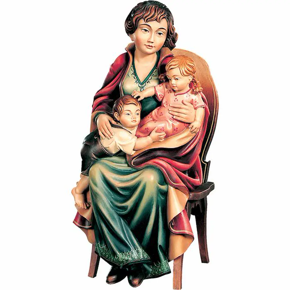 Mutter sitzend mit zwei Kinder