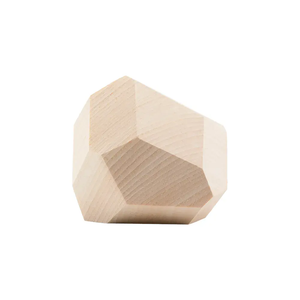 Woodstone accarezza mani