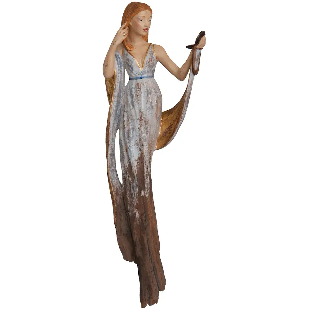 Coquette root sculpture
