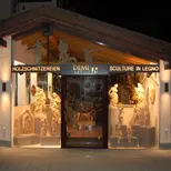 nuovo negozio Demi Art illuminato