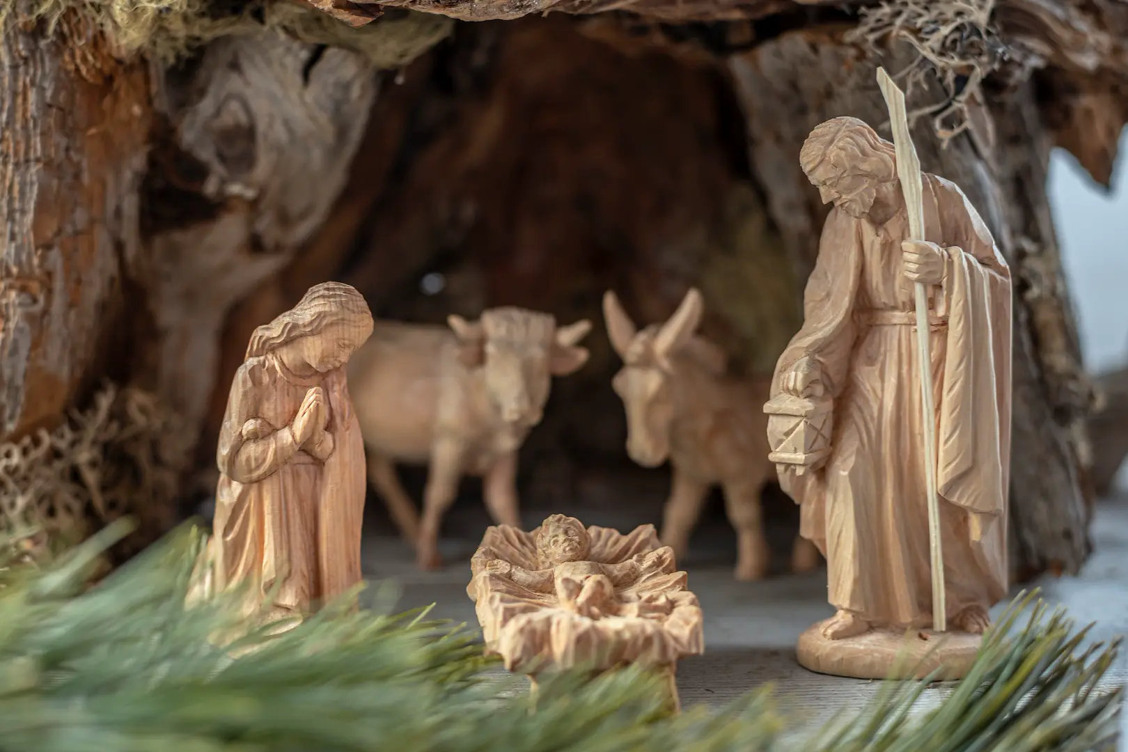 nativity set swiss pine