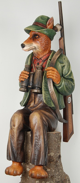 Escultura terminada de Zorro cazador